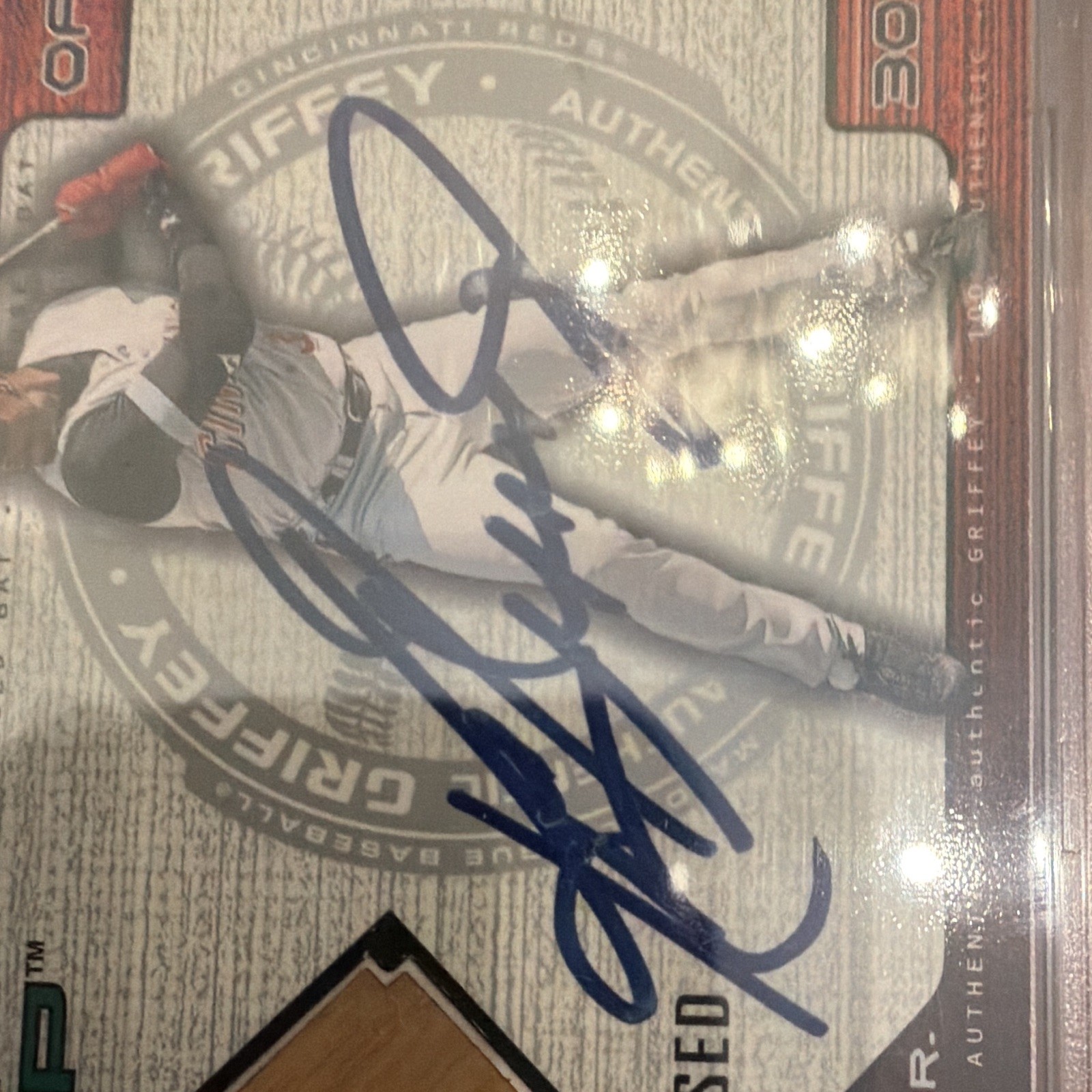 2001 Upper Deck MVP Ken Griffey Jr #AG-B Of 30 Game Used Bat Autographed Psa 10 view 8
