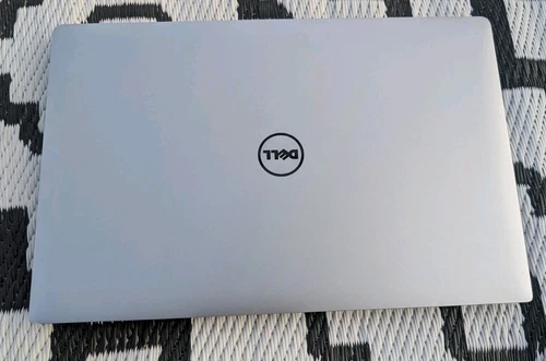 Dell Precision 5520 i7-7820HQ 32GB 512TB 15,6" FHD Win11 Akku Defekt 