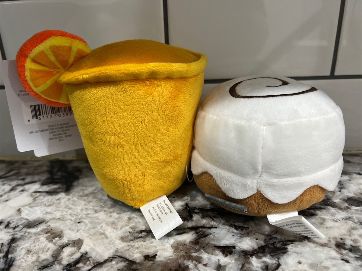 Hallmark Better Together Magnetic Plush CINNAMON ROLL & ORANGE