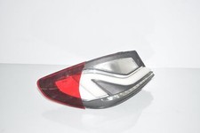 BMW F40 1er Heckleuchte Seitenwand links 7450643 63217450643 DEFEKT