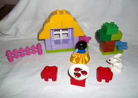 COMPLETE Lego Duplo Snow White's Cottage 6152