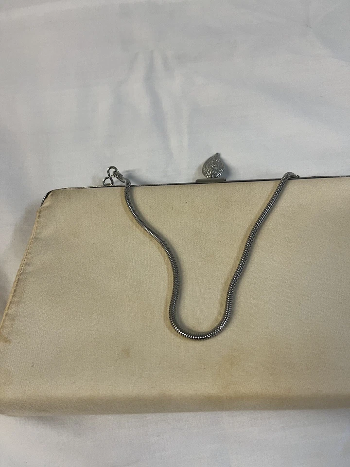 Cartera de mano vintage beige para mujer de los años 50’s Foto 2 de 3