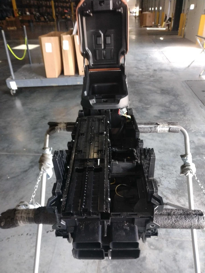 2015 Land Rover Range Rover Sport Black Center Console Lid OEM Used Part Foto 2 de 4