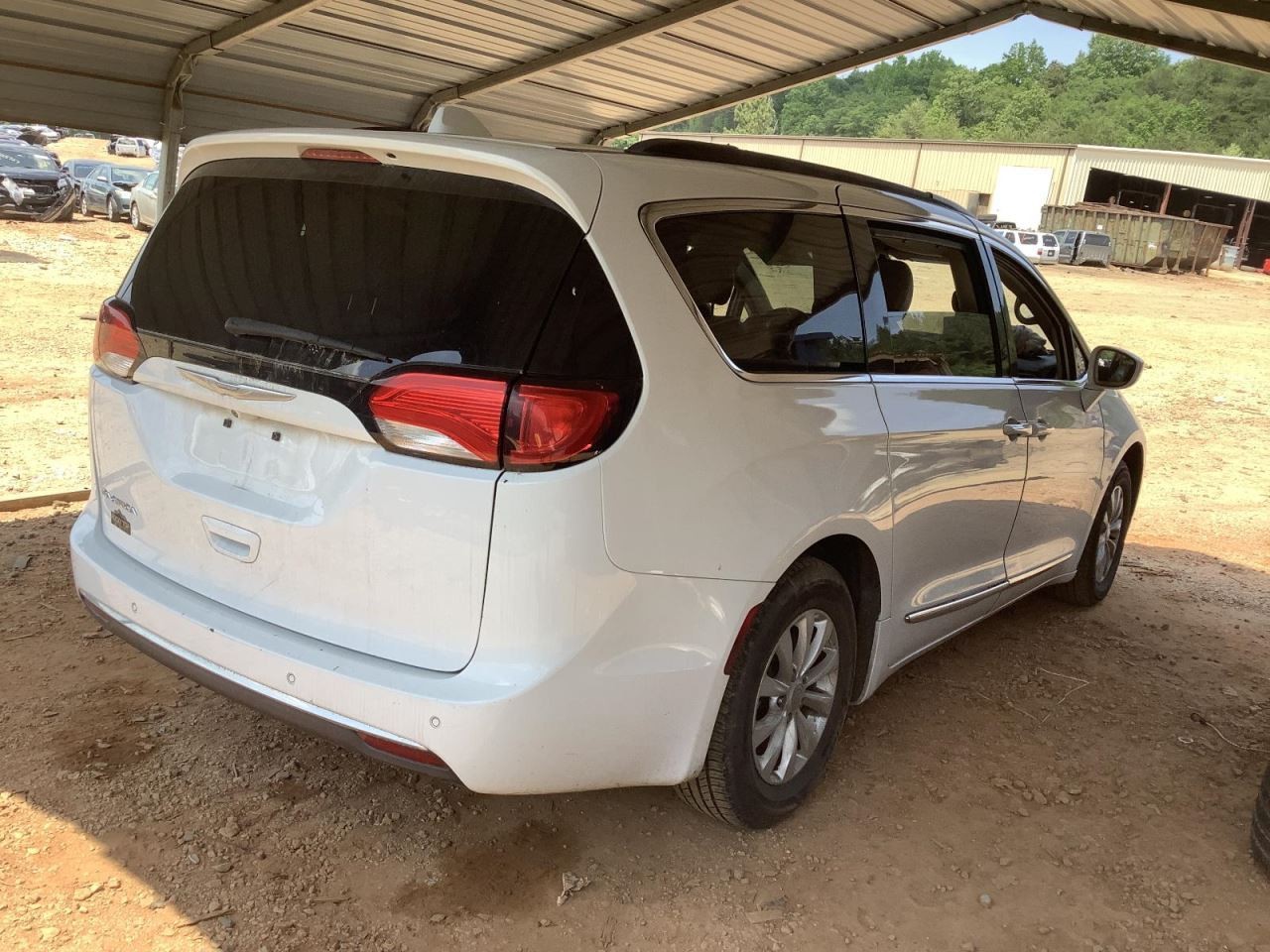 PACIFICA  2017 Glove Box 4628344 thumbnail 20