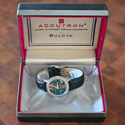 Accutron Spaceview Vintage 34mm Quartz SS Silver/Black Leather w/ Box Booklet