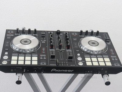 Pioneer DJ DDJ-SR - DJ-Controller + 1 Jahr Gewährleistung
