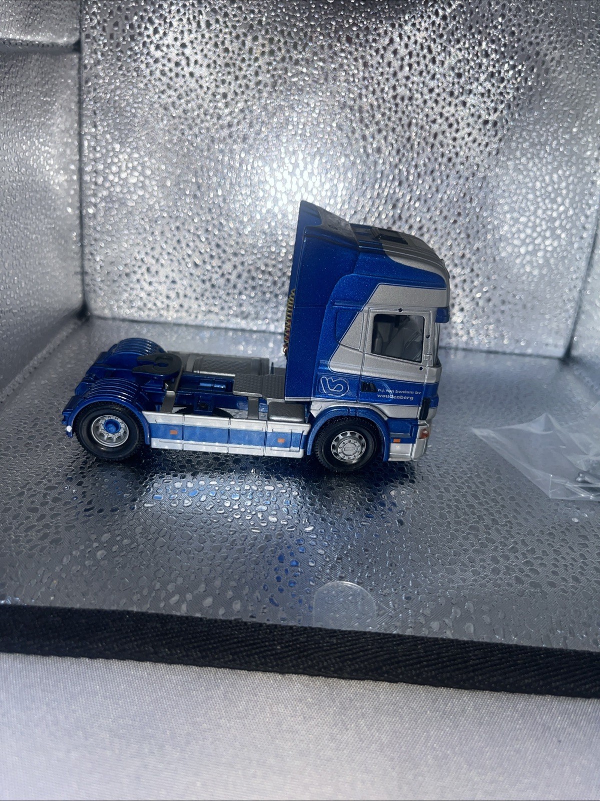 Picture 4 of 4