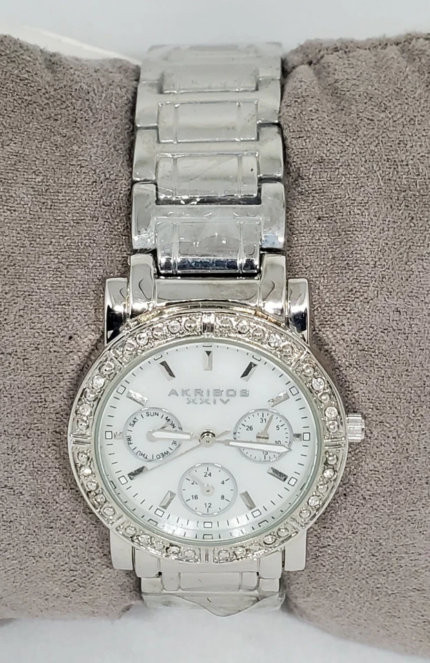 Ladies Akribos XXIV AK530SS Chrystal Bezel Multifunction Silver Tone Watch C9 - Image 4 of 4