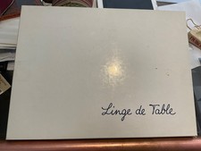 PLUS DE 1,1 KG DE TIMBRES DU MONDE ENTIER. DES MILLIERS A TRIER. ENORME LOT.