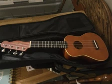Fender California Coast Series Soprano  Size Seaside Mahogany Ukulele
