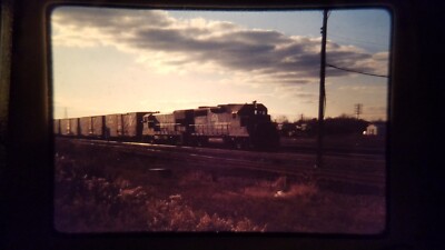 XTI05 35MM Zug Dia Motor Lokomotive RR CR CONRAIL 1980 T. HAUS EEEEE