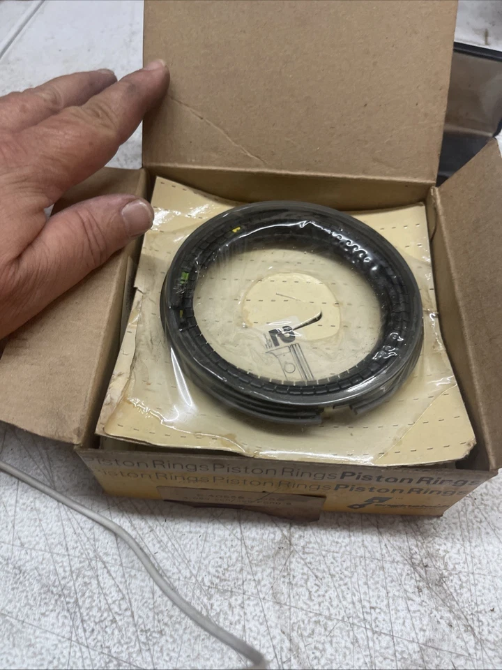 Enginetech, Piston Rings R40558- .030 4.050 STD  360 390  for Ford — 第 4/4 张图片