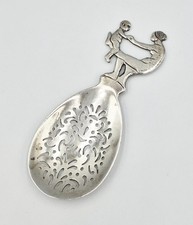 19TH CENTURY CONTINENTAL SOLID SILVER PIERCED CADDY / SIFTER SPOON