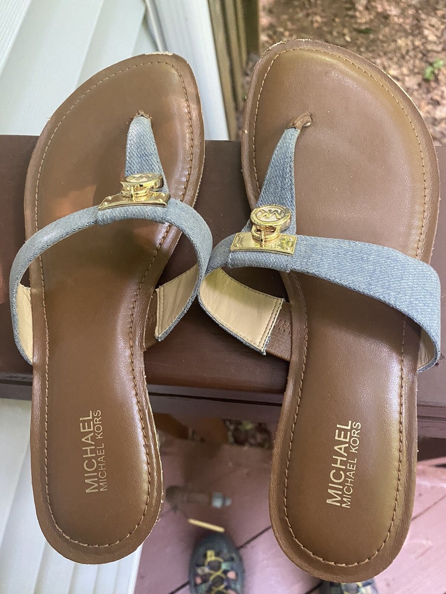 EUC Michael Kors Hamilton denim thong sandals MK logo gold charm