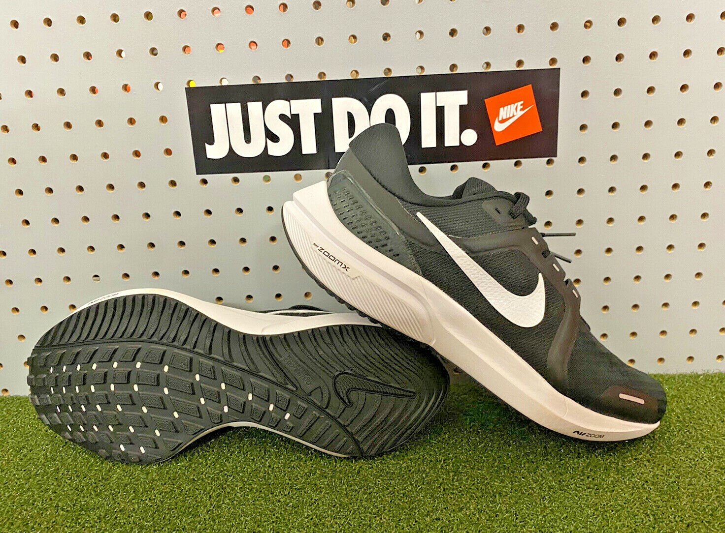 Nike Air Zoom Vomero 16 Black White Men 
