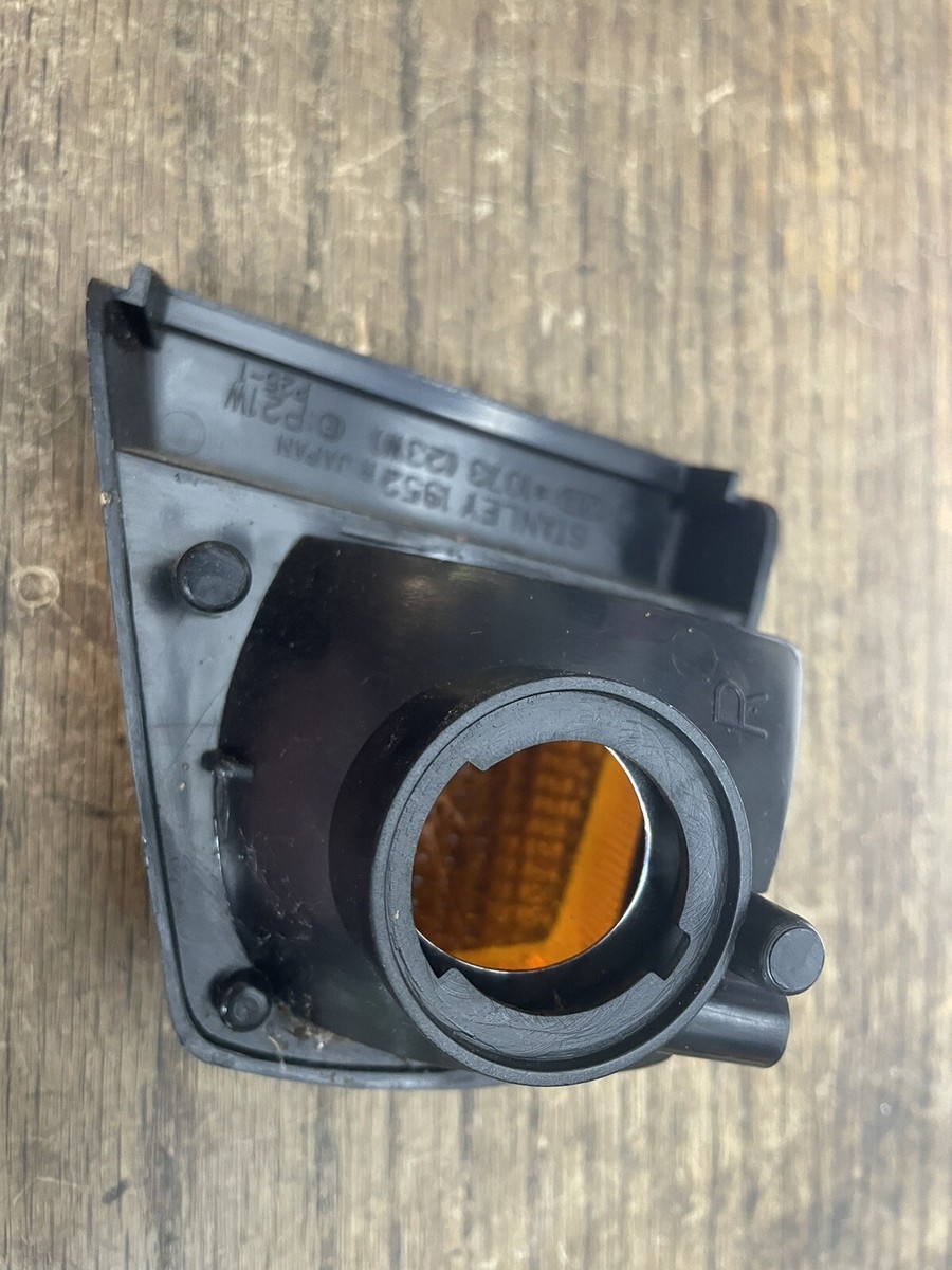Kawasaki NINJA 1000R ZX1000 RIGHT REAR TURN SIGNAL LENS P/N 23007