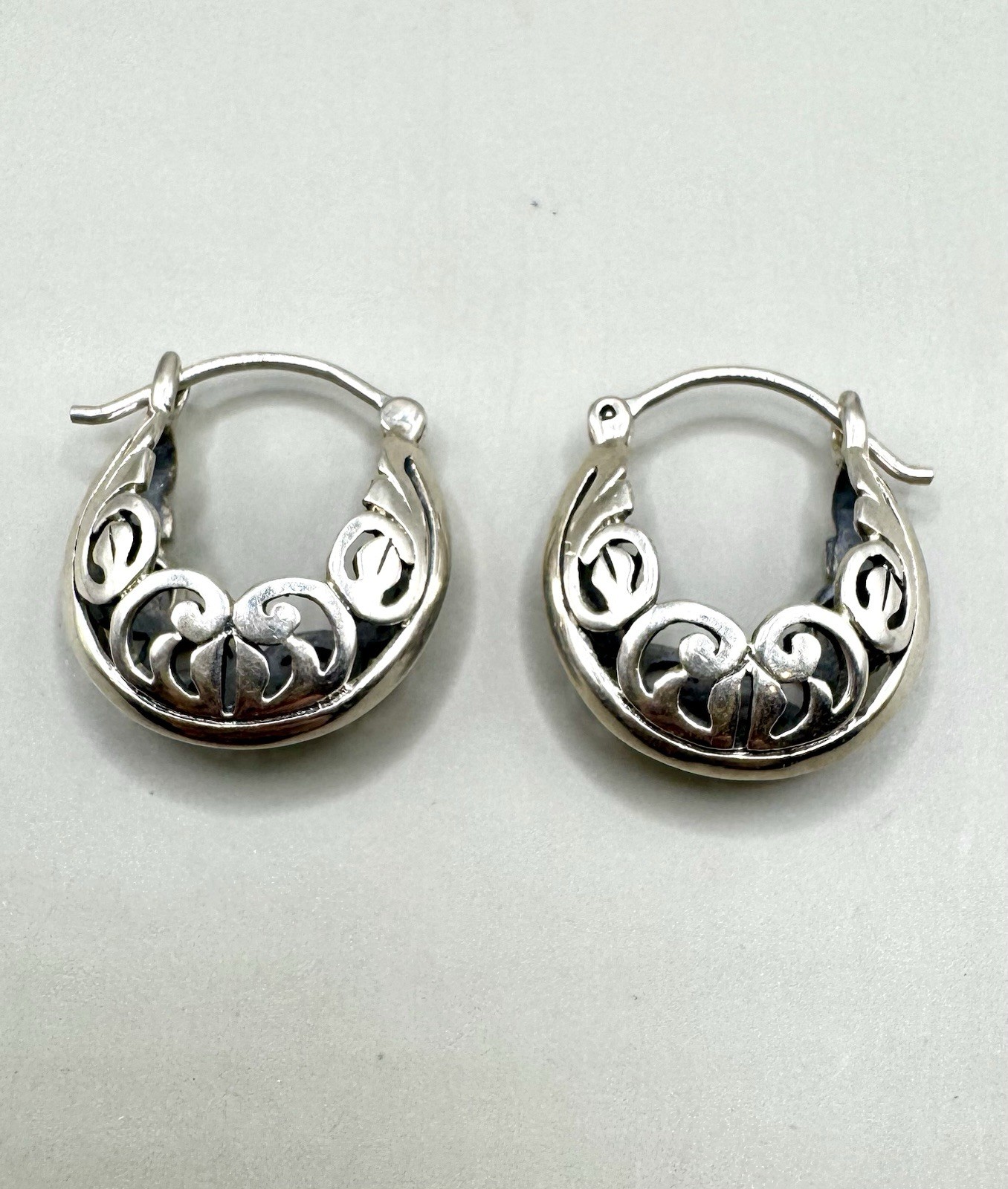 Silpada Sterling Silver Open Scroll Filigree Hugg… - image 2