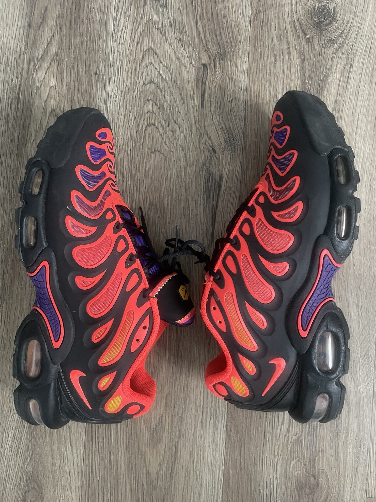 Men Size 10 Nike Air Max Plus Drift All Day Bright Crimson FD4290-003 thumbnail 2