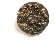 RARE INSIGNE LEGION ETRANGERE PARACHUTISTES 2° REP (VARIANTE BRONZE) DOS GRAVE