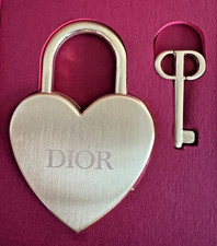 GUCCI Heart Key Ring with Key to lock Accessory Rare E587 in Box