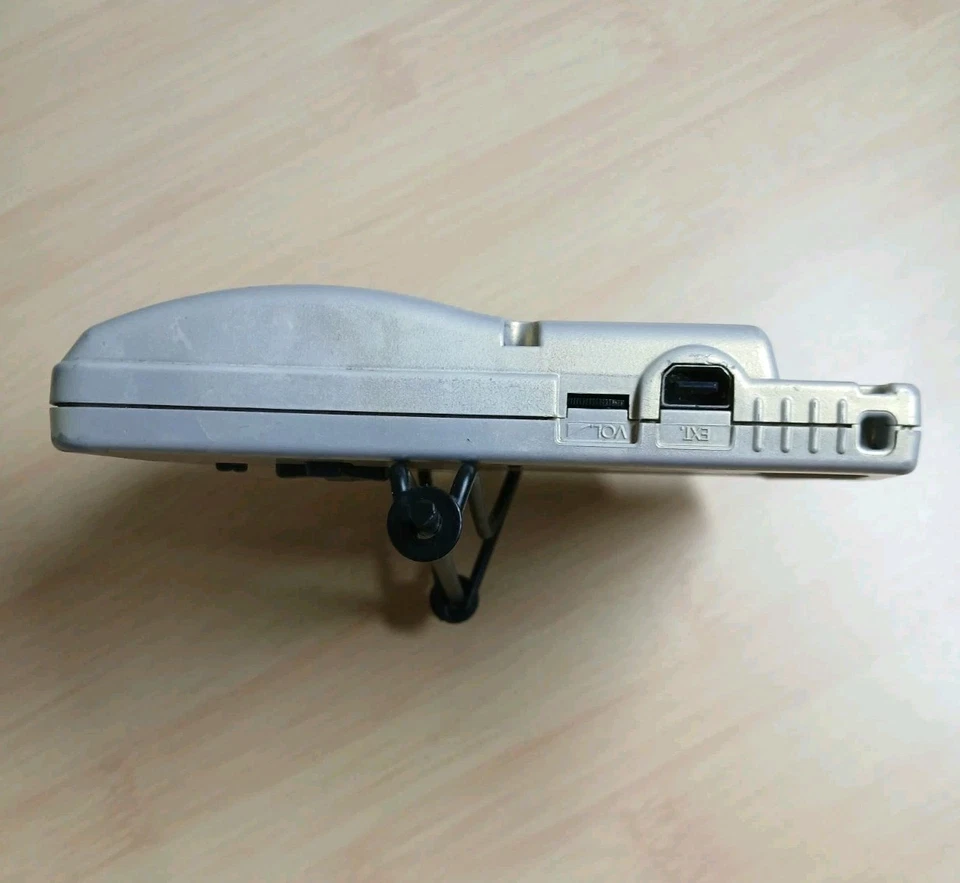 Nintendo Gameboy Color (Dorado y Plata, Pokemon Center - Edición Pikachu) Probado  Foto 4 de 4