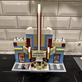 LEGO Creator Expert Town Plan 10184 95% Complete w/ 1 Instruction Book; Minifigs