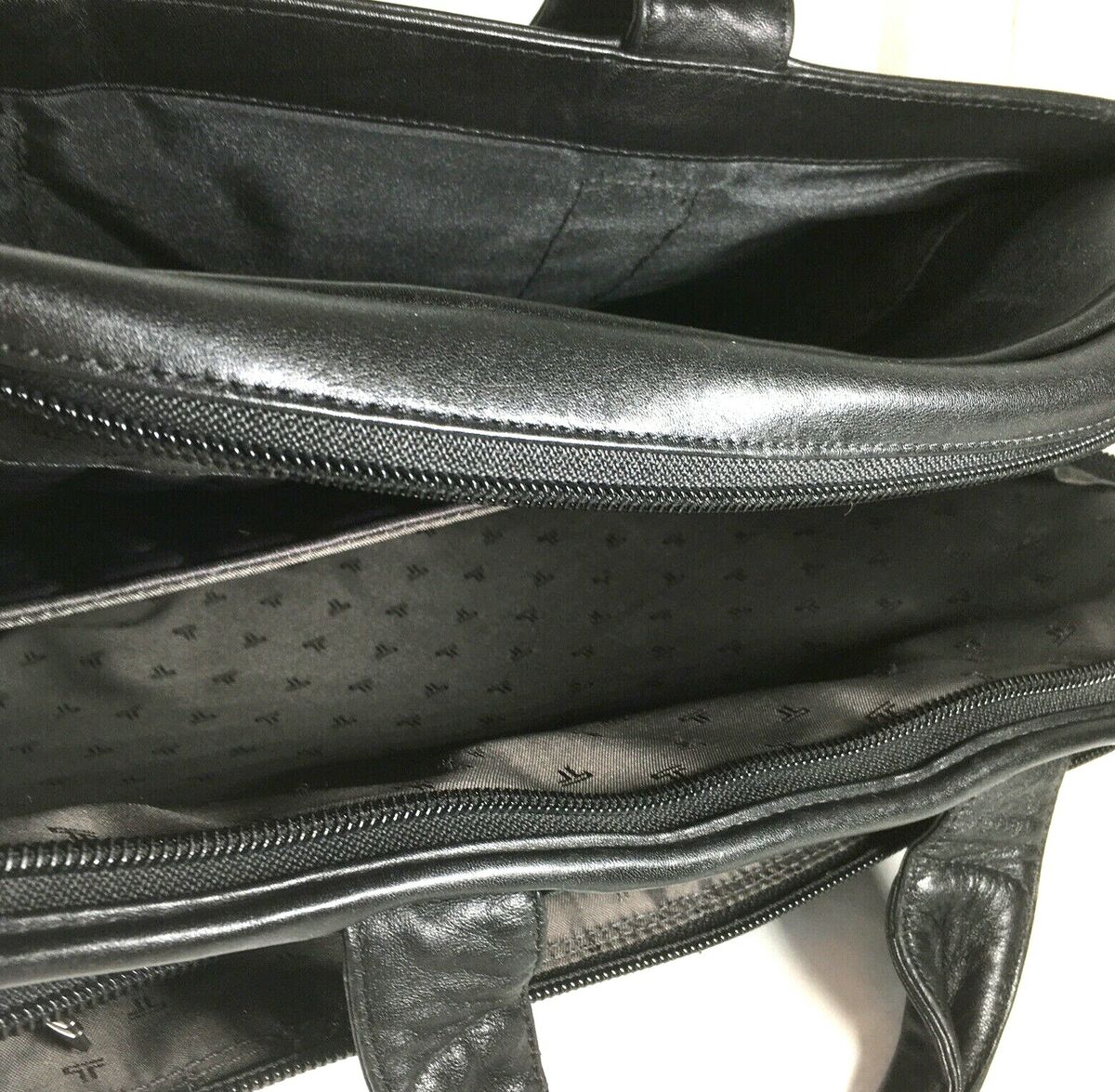 Tumi Black Leather MultiPocket Laptop Briefcase Model Tumi Black Leather MultiPocket Laptop Briefcase Model