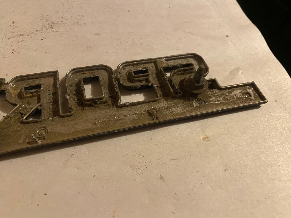 Chevrolet Sport Van 1985 1986 1987 1988 1989 G10 G20 G30 emblema guardabarros delantero Foto 4 de 4