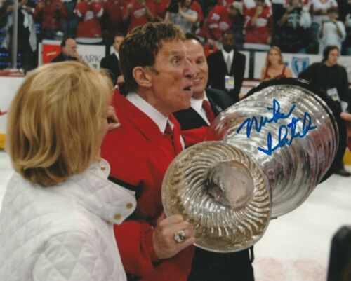 MIKE ILITCH SIGNED DETROIT RED WINGS 8X10 PHOTO W/PROOF # 2 - Picture 1 of 2