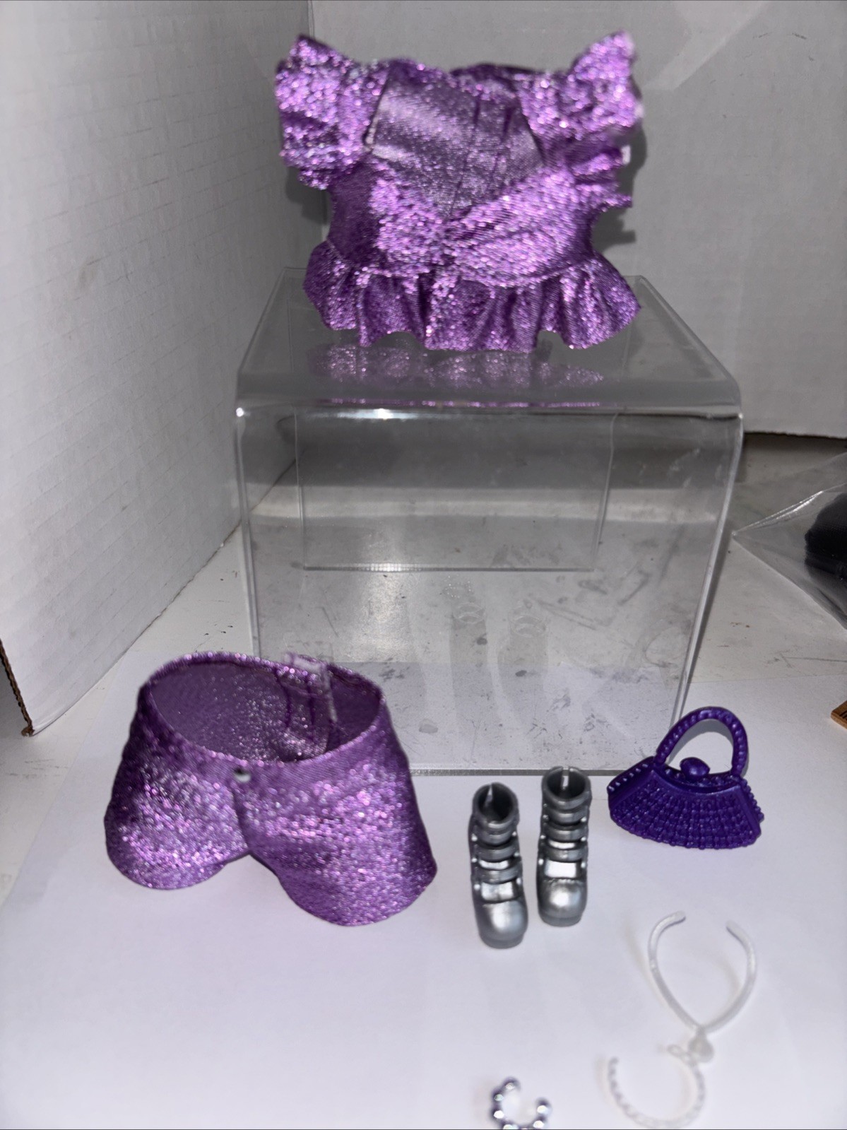 Barbie Deluxe Outfit Top Shorts Shoes Bag Jewelry For Doll New Number