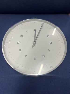 Schöne Junghans Max Bill Wanduhr, 30 cm Durchmesser