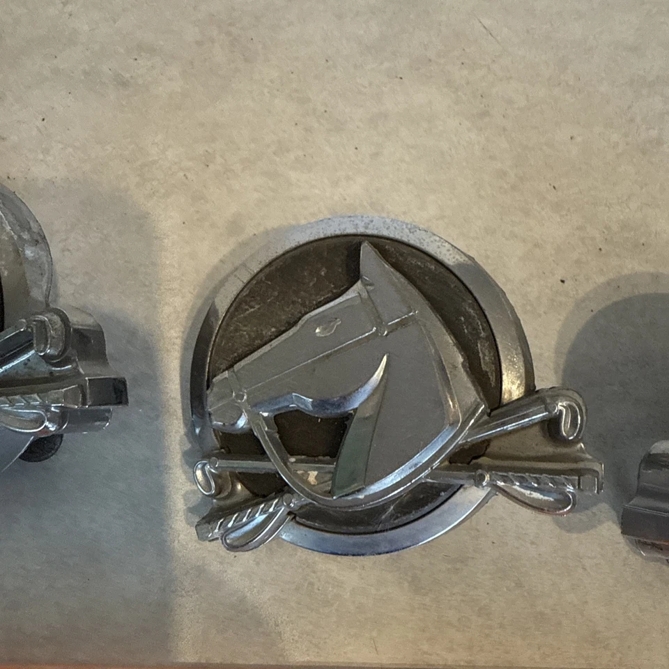 Lote Si 3 1966 Ford Country Squire emblema trasero ornamento fabricante original raro Foto 3 de 4