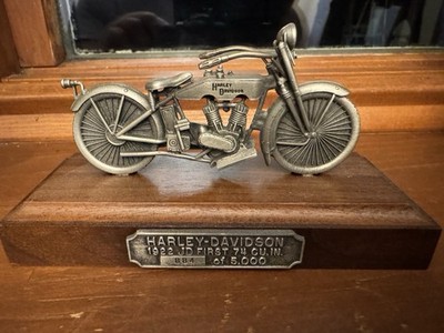 Harley Davidson 1922 JD V Twin pewter motorcycle great display