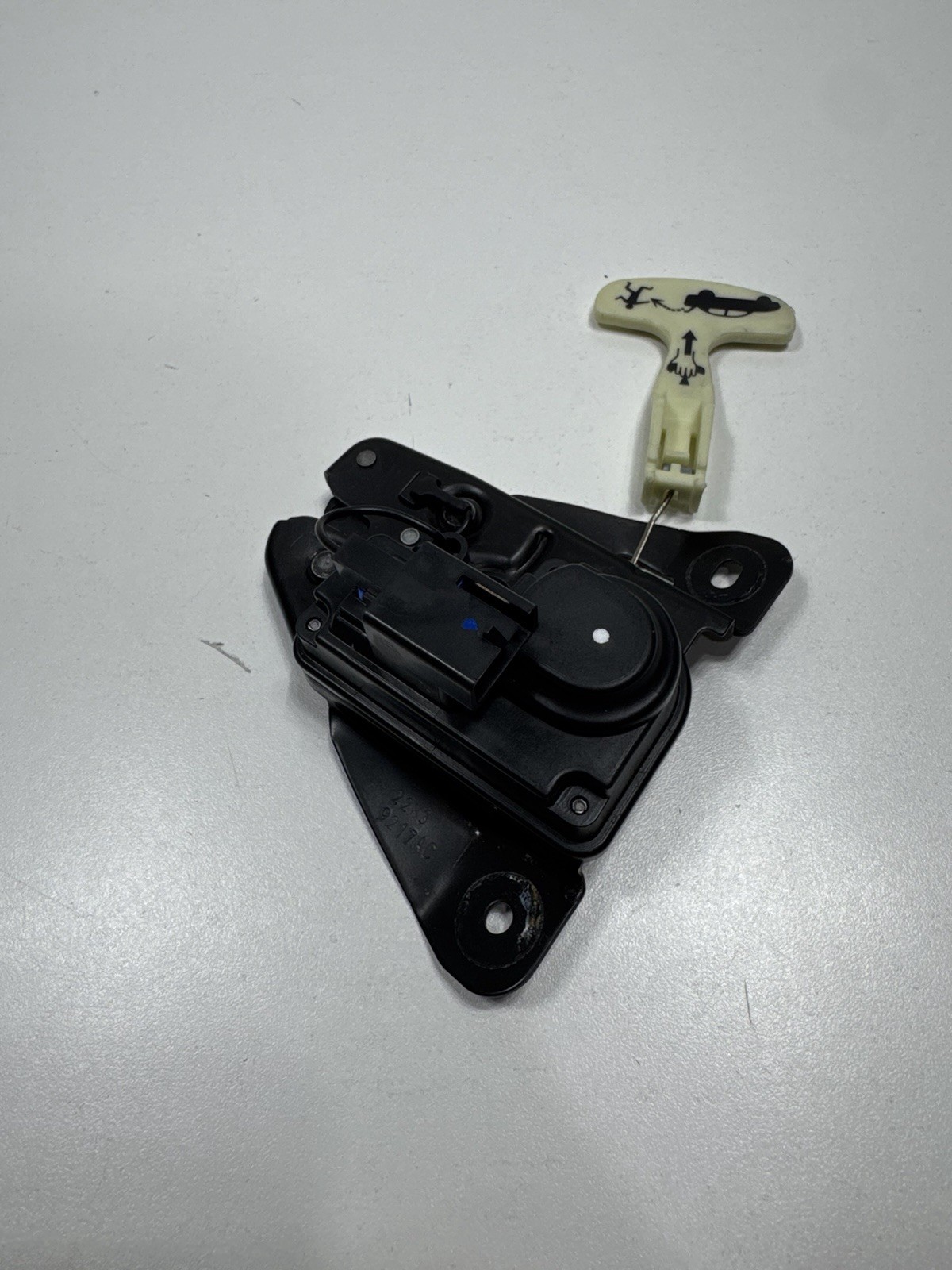 ✅2014-2024 MASERATI GHIBLI TRUNK LID LATCH LOCK ACTUATOR & EMERGENCY HANDLE OEM