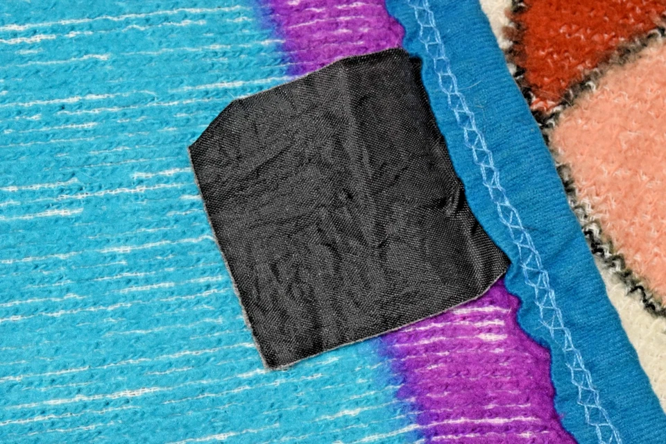 Vintage Throw Blanket Biederlack Owen Looney Tunes 80s Bugs Bunny Head 61X48In - Image 2 of 4