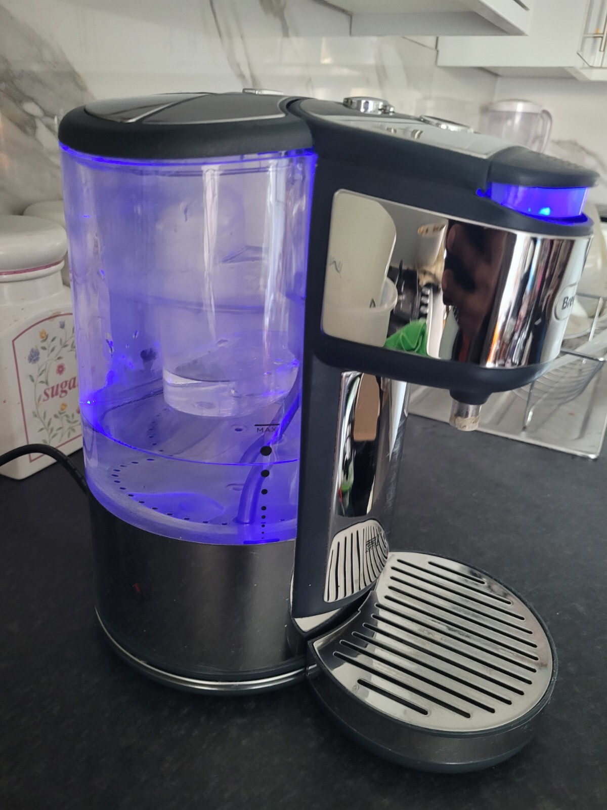 Breville VKJ367 BRITA Filter 3KW Fast Boil Hot Cup Variable Dispense