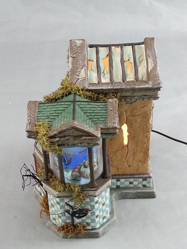 2007 Dept 56 Snow Village Halloween Monsters Of The Deep 799936 - Picture 3 of 10