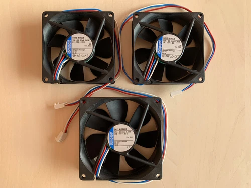 3x ebmpapst Lüfter (2x 80 mm 8412 N/2GLE, 1x 92 mm 3412 N/2GLLE)