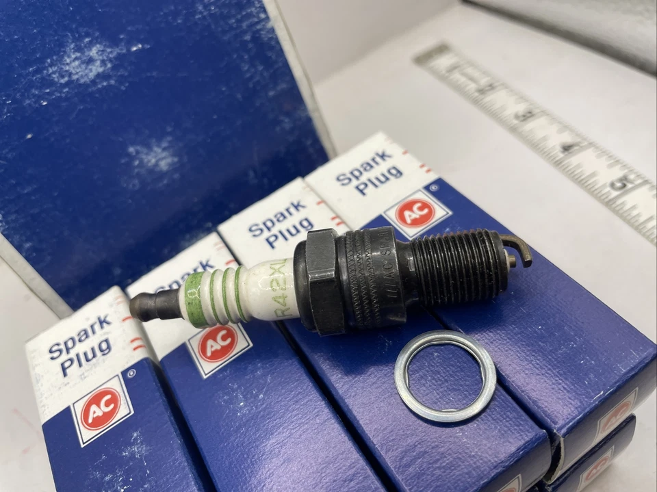 Bujía AC R42XLS6 5613790 GM caja de 8 anillos verdes vintage NOS GA45 Foto 2 de 4