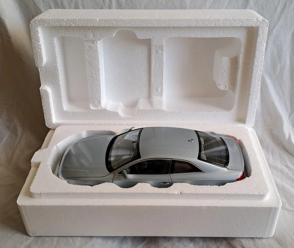 AUDI A5 Coupé 2007 1:18 NOREV HQ 188350 come nuovo/ as new - Immagine 2 di 4