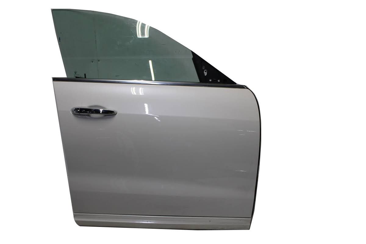20 MASERATI LEVANTE Front Door Right
