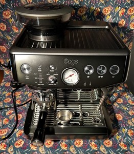 Sage The Barista Express Impress SES876 Kaffeevollautomat 1850W in SCHWARZ