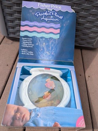 Fisher Price 1999 Peaceful Planet Aquarium Crib Soother w Box. Lights And Sound