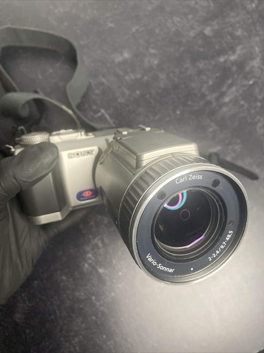 Sony Cyber Shot DSC-F707 5MP Digital Camera Silver 5.0 Mega Pixels