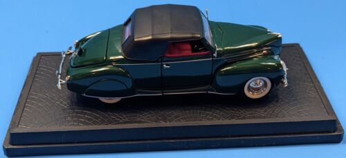 Signature 1939 Lincoln Zephyr Convertible - 1:32 Scale - Green - Picture 9 of 22