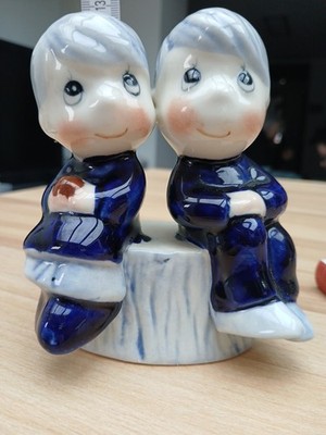 Delft Blue Figur Kinder auf Bank Handgemalt Holland 13cm Vintage