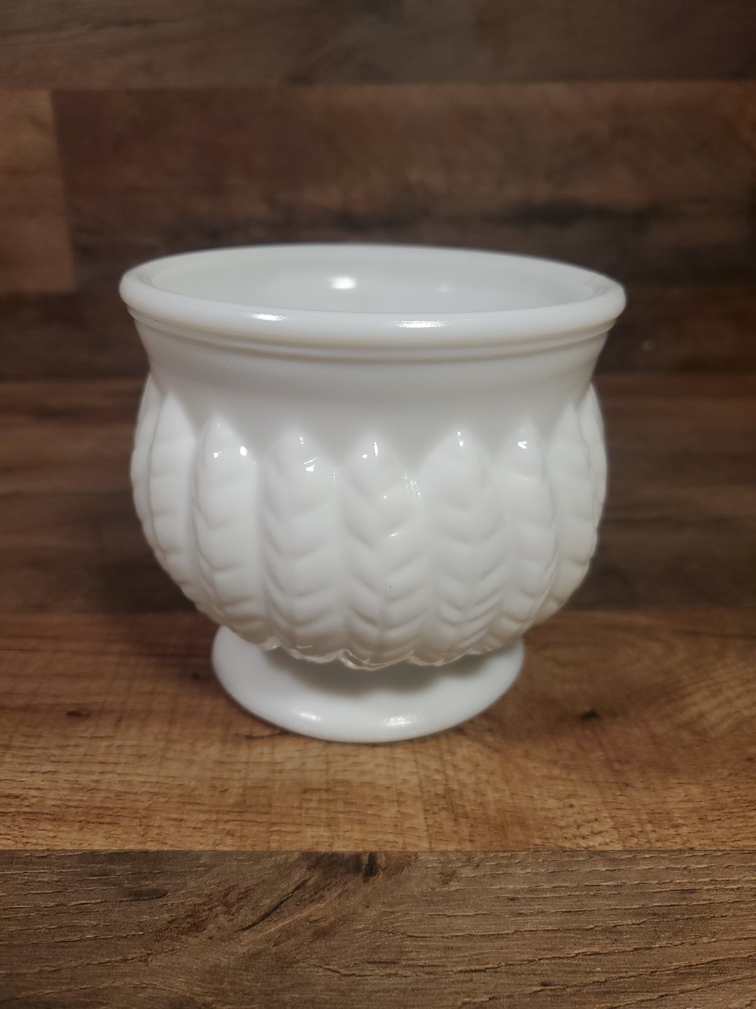 Vintage RANDALL White Milk Glass Vase PLANTER Bowl FEATHER WHEAT Pattern 4”H