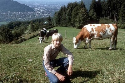 Andreas Baumann after presentation of his 1st record on a walk ov- 1981 Photo