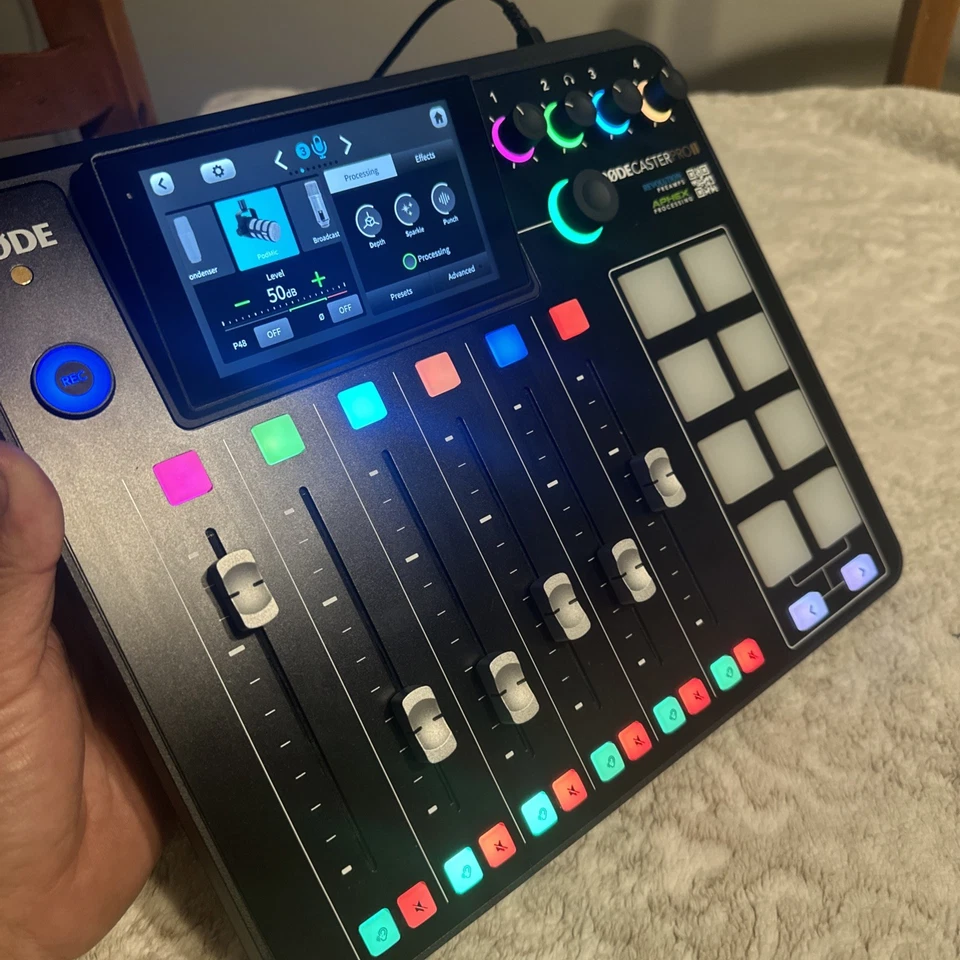RØDECaster Pro II – Integrated Audio Production Studio – Slightly Used - Image 3 of 4