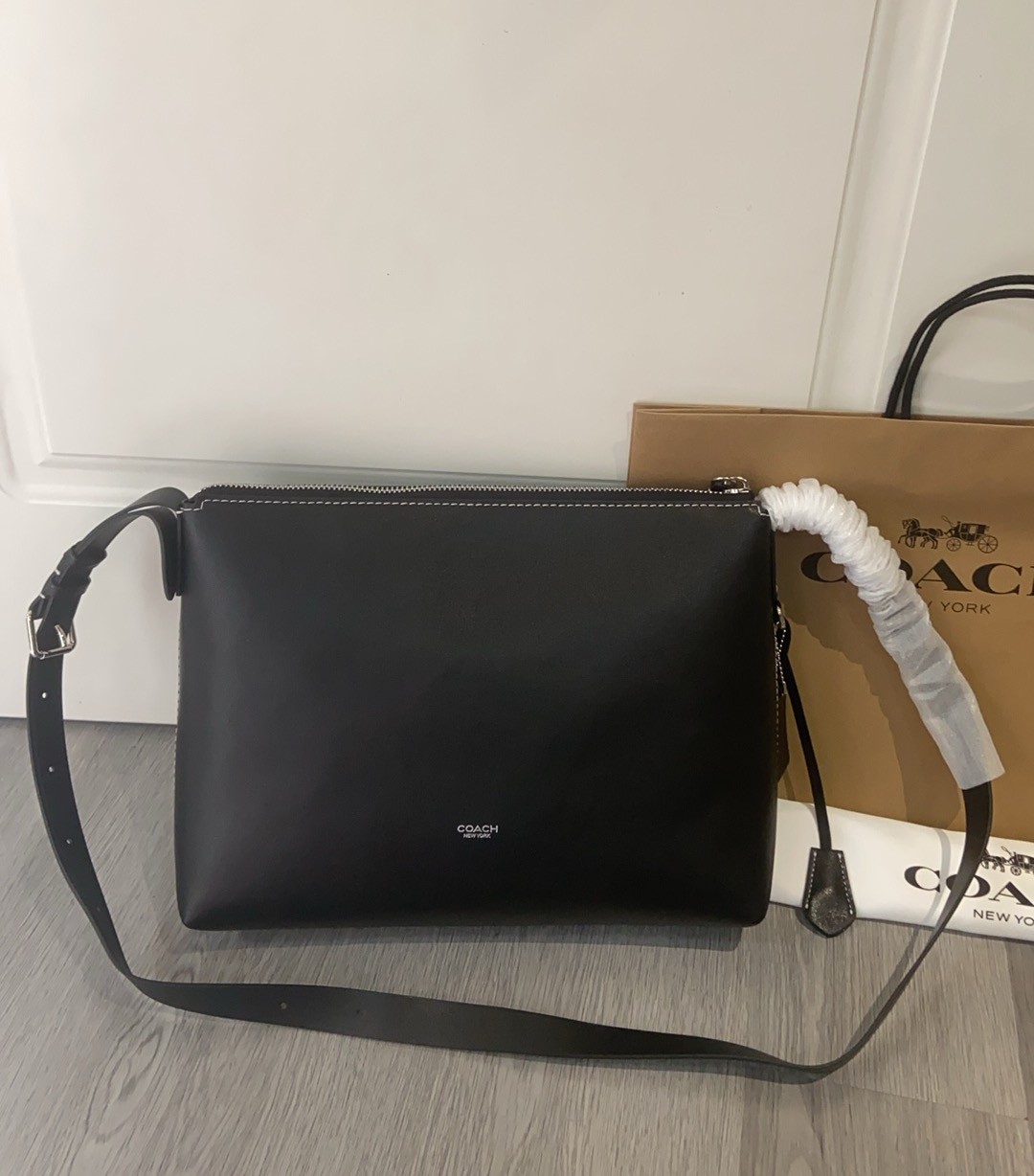 NWT CCB57 MOTT 33 Messenger Bag Shoulder Bag Leather Black